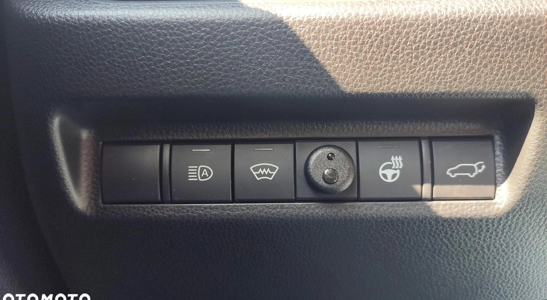 Toyota RAV4 cena 159900 przebieg: 50365, rok produkcji 2021 z Pieniężno małe 277